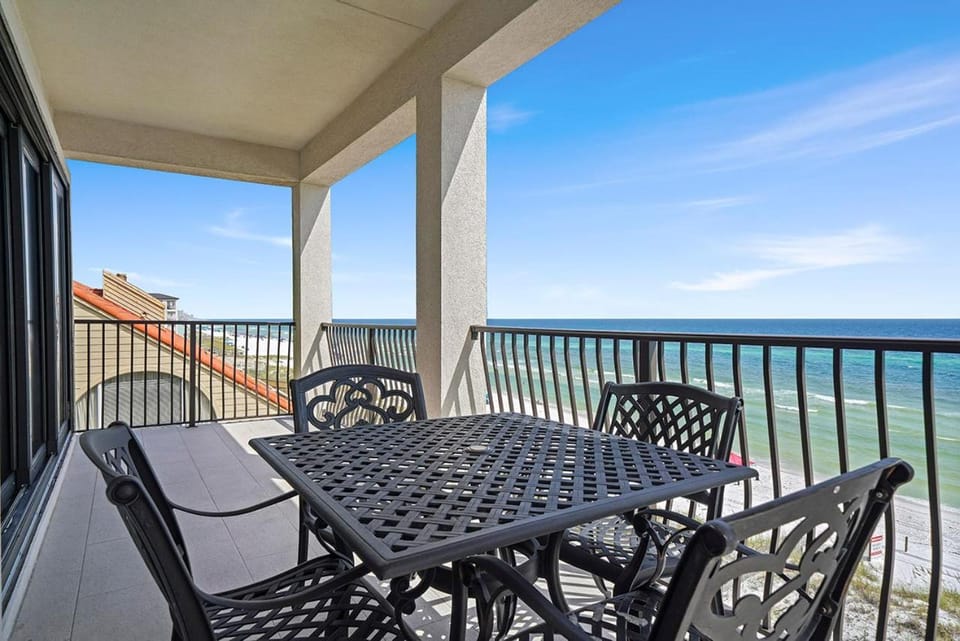 Luna Plata - Oceanfront Duplex with Private Pool & Beach Access House in Destin