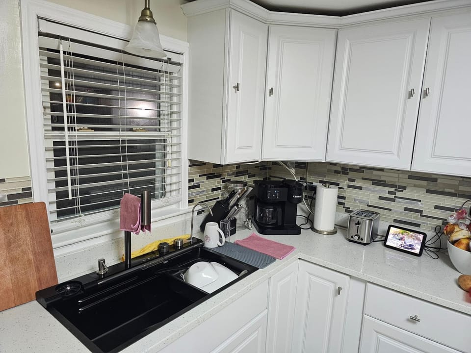 Coffee/tea facilities, Kitchen or kitchenette, Kitchen or kitchenette, toaster