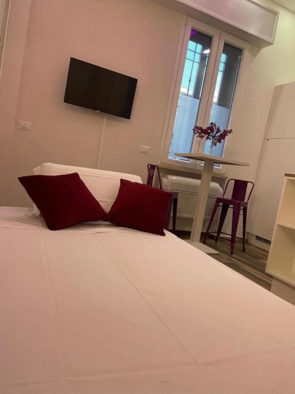 Mini white apartment Apartment in Florence