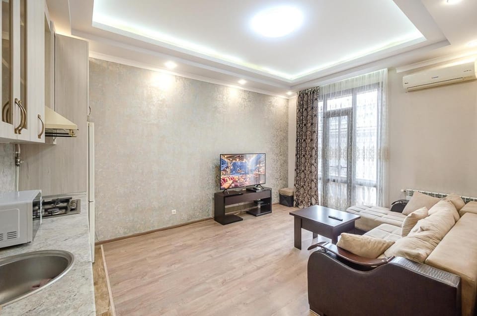 TV and multimedia, Kitchen or kitchenette, Living room