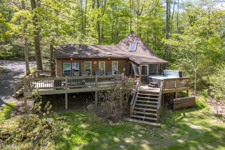 Cabin Dreams Cabin in Deep Creek Lake