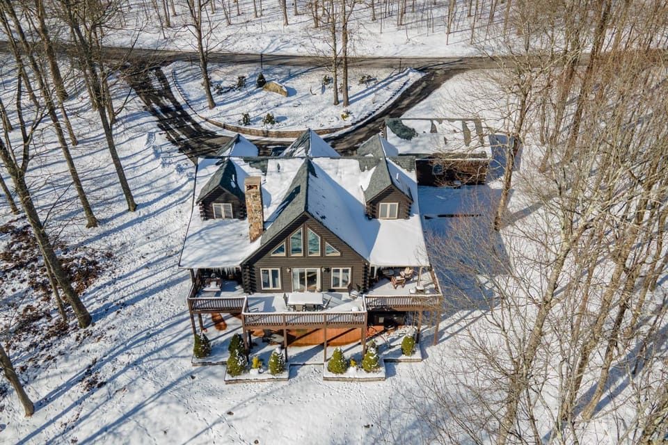 Cabin Fever Cabin in Deep Creek Lake