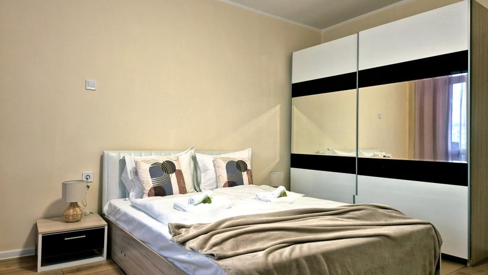 Bed, Photo of the whole room, Bedroom, wardrobe