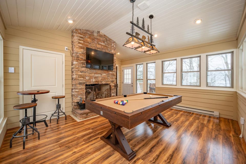 Camp CAJAR House in Deep Creek Lake