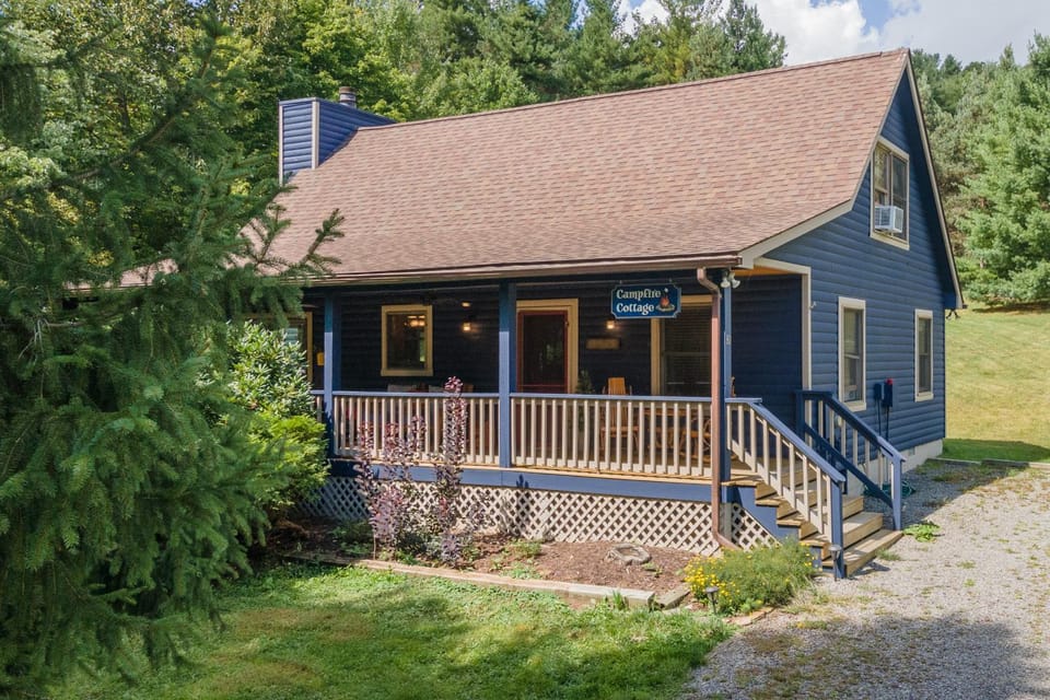 Campfire Cottage by Railey Vacations House in Deep Creek Lake