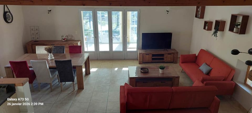 TV and multimedia, Living room, Dining area