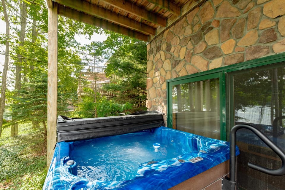 Captains Quarters Bed and Breakfast in Deep Creek Lake