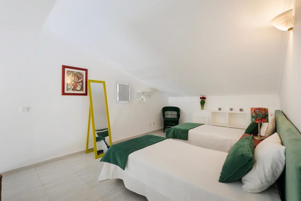 Casa Sol Dourado Apartment in Guia