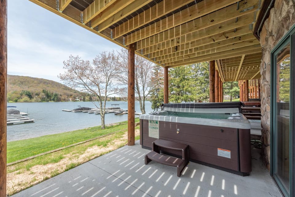 Cedar Shores Villa #01 - Sunset Vista Bed and Breakfast in McHenry