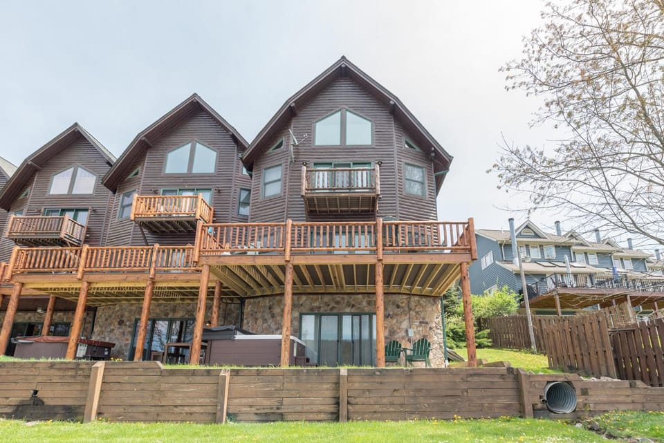 Cedar Shores Villa #01 - Sunset Vista Bed and Breakfast in McHenry