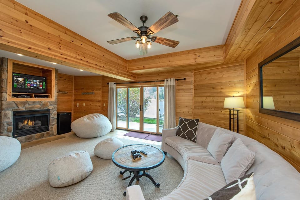 Cedar Shores Villa #01 - Sunset Vista Bed and Breakfast in McHenry
