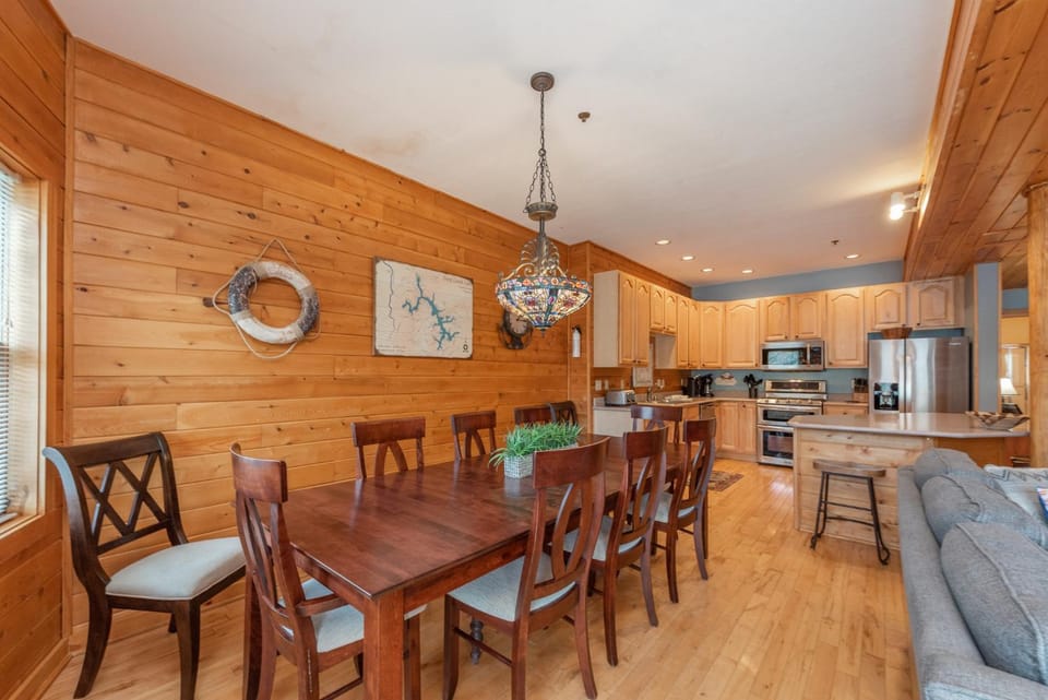 Cedar Shores Villa #02 House in McHenry