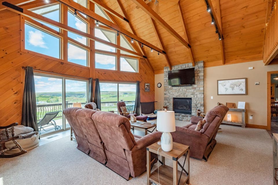 Chalet Alpenglow House in Deep Creek Lake