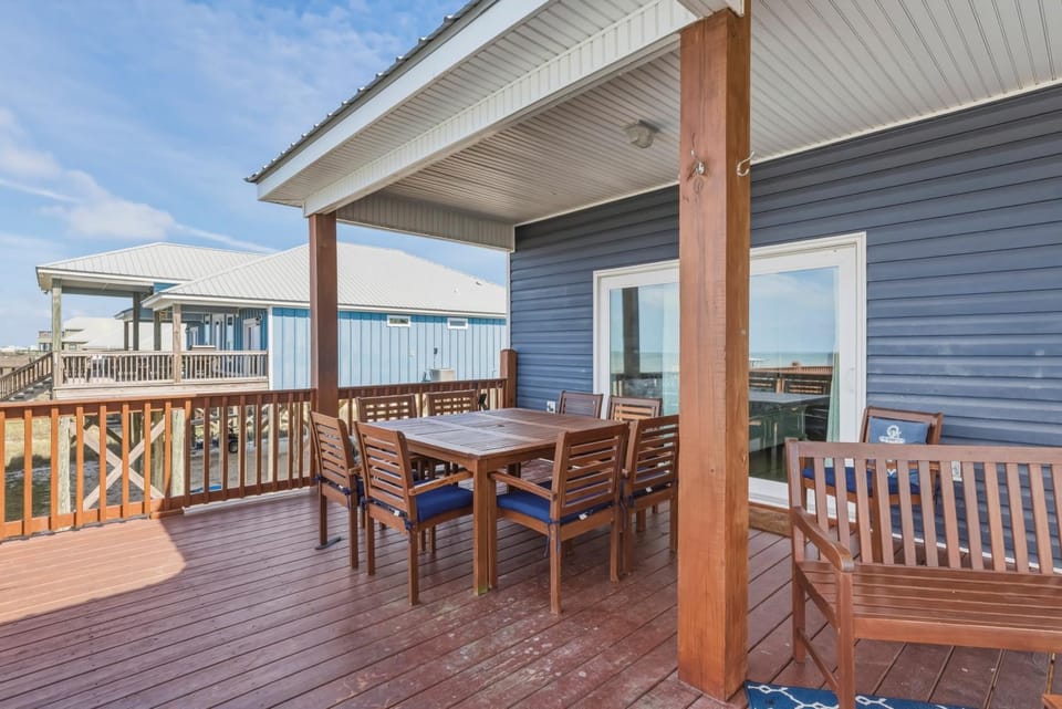 Patio, Day, Seating area, Dining area, furniture