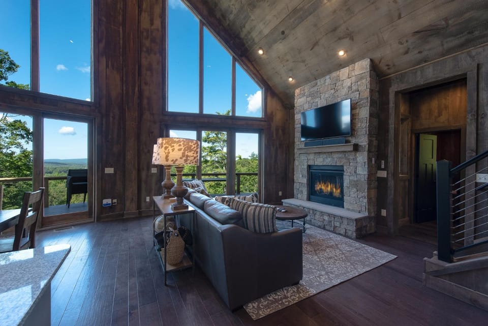 Chateau du Lac House in Deep Creek Lake
