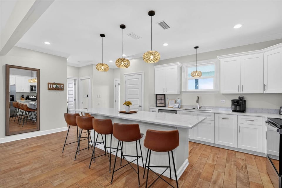 Day, Kitchen or kitchenette, Seating area, furniture, kitchen
