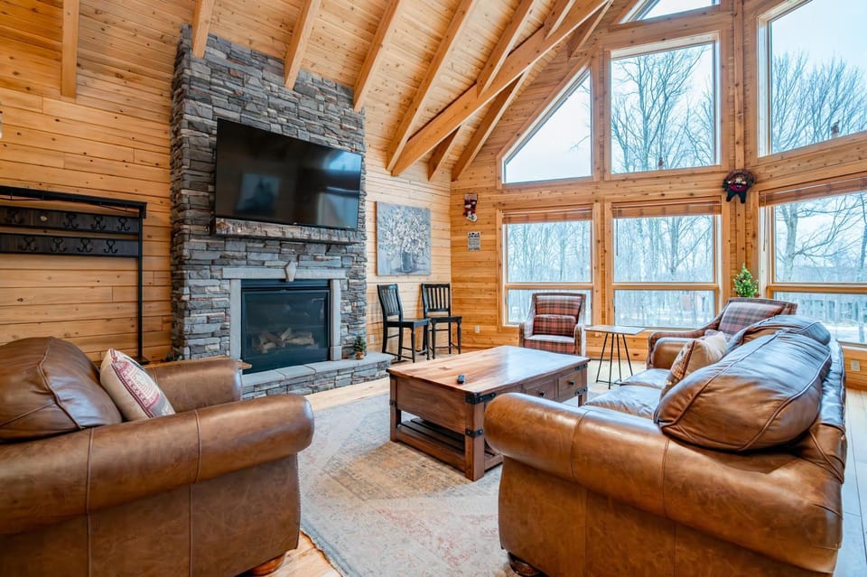 Chimney Rock Ridge by Railey Vacations House in Deep Creek Lake