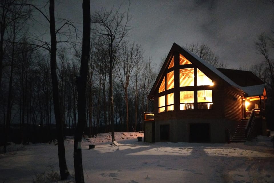 Chimney Rock Ridge by Railey Vacations House in Deep Creek Lake