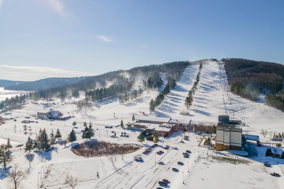 Chimney Rock Ridge by Railey Vacations House in Deep Creek Lake