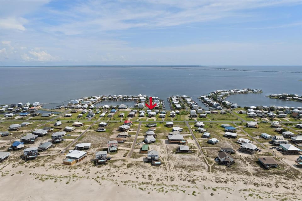 Cast Away - 2114 Bienville House in Dauphin Island