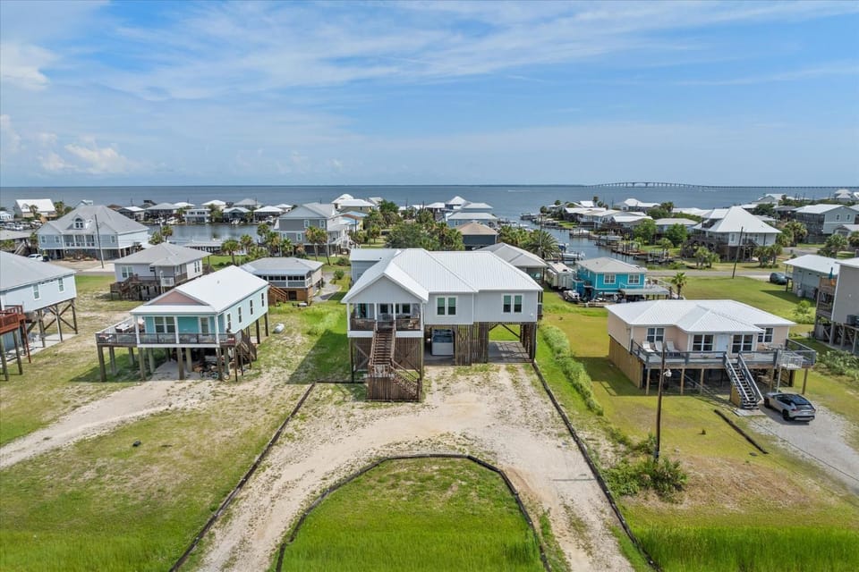 Cast Away - 2114 Bienville House in Dauphin Island