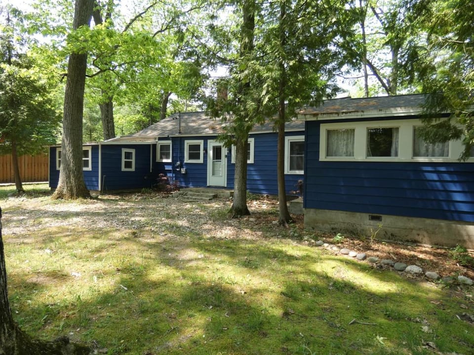 Cranberry Cottage on Torch Lake House in Torch Lake