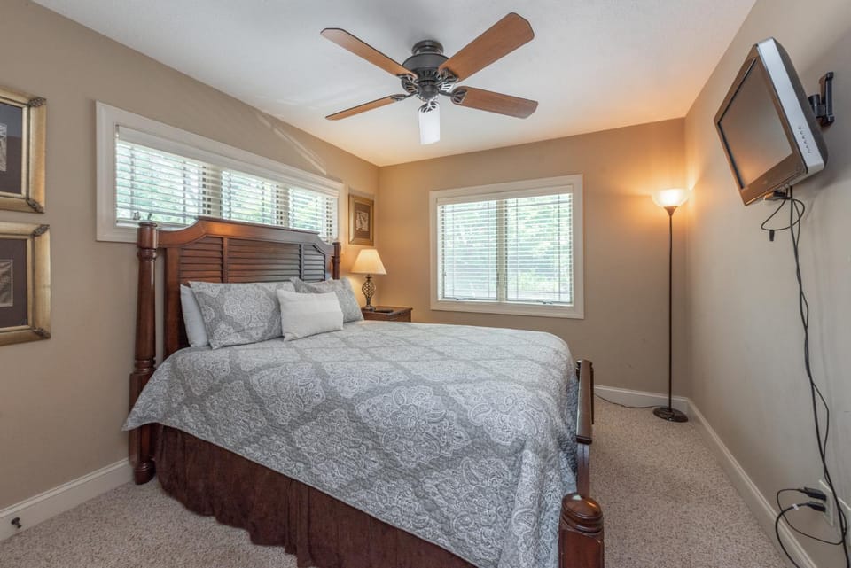 Corks Away Bed and Breakfast in Deep Creek Lake