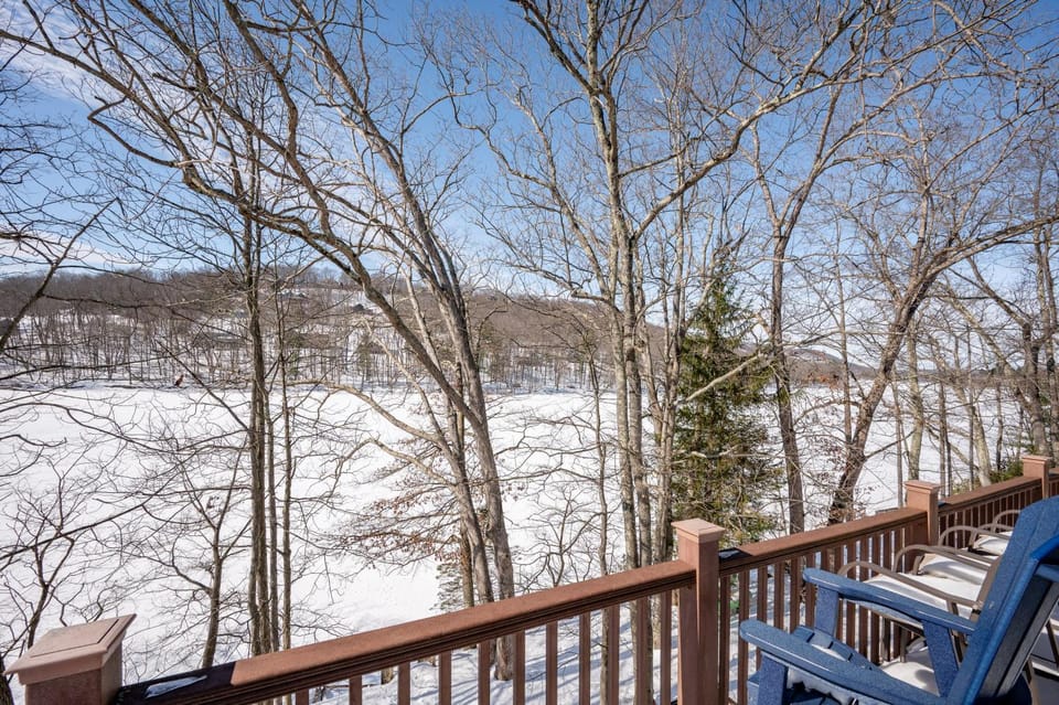 Corks Away by Railey Vacations Bed and Breakfast in Deep Creek Lake