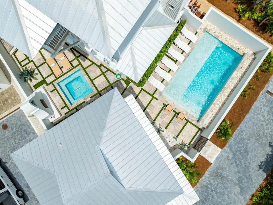 YOLO Cottage & Carriage House in Rosemary Beach