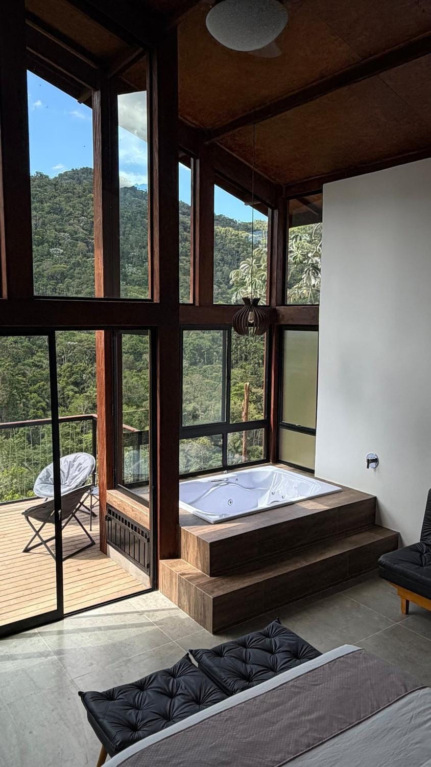 Lobo Freki - Novíssimo Refúgio romântico com vista para a Serra House in State of Rio de Janeiro