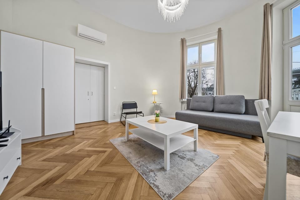 Communal lounge/ TV room, TV and multimedia, Living room, Dining area, wardrobe