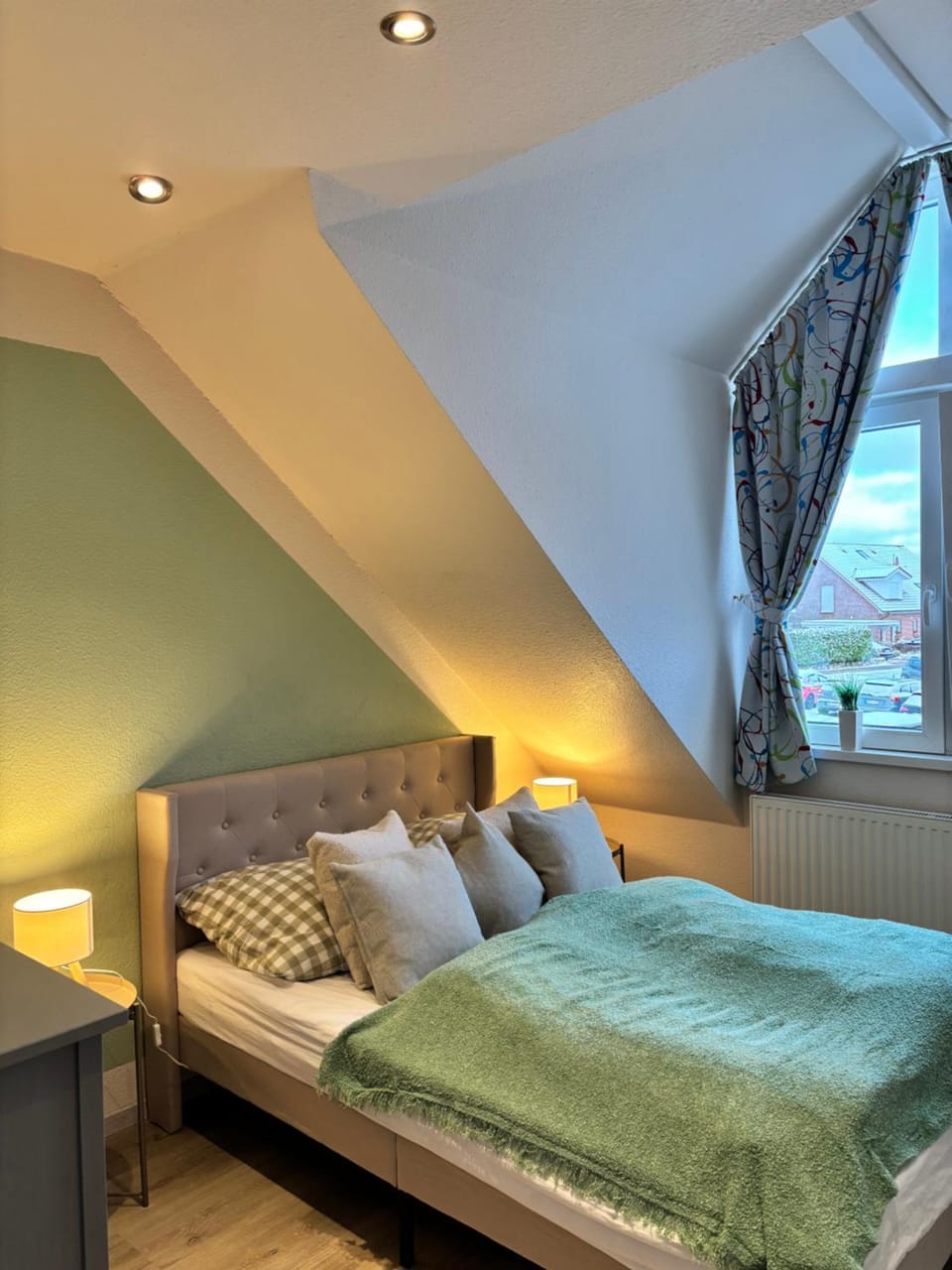 Bed, Photo of the whole room, Bedroom