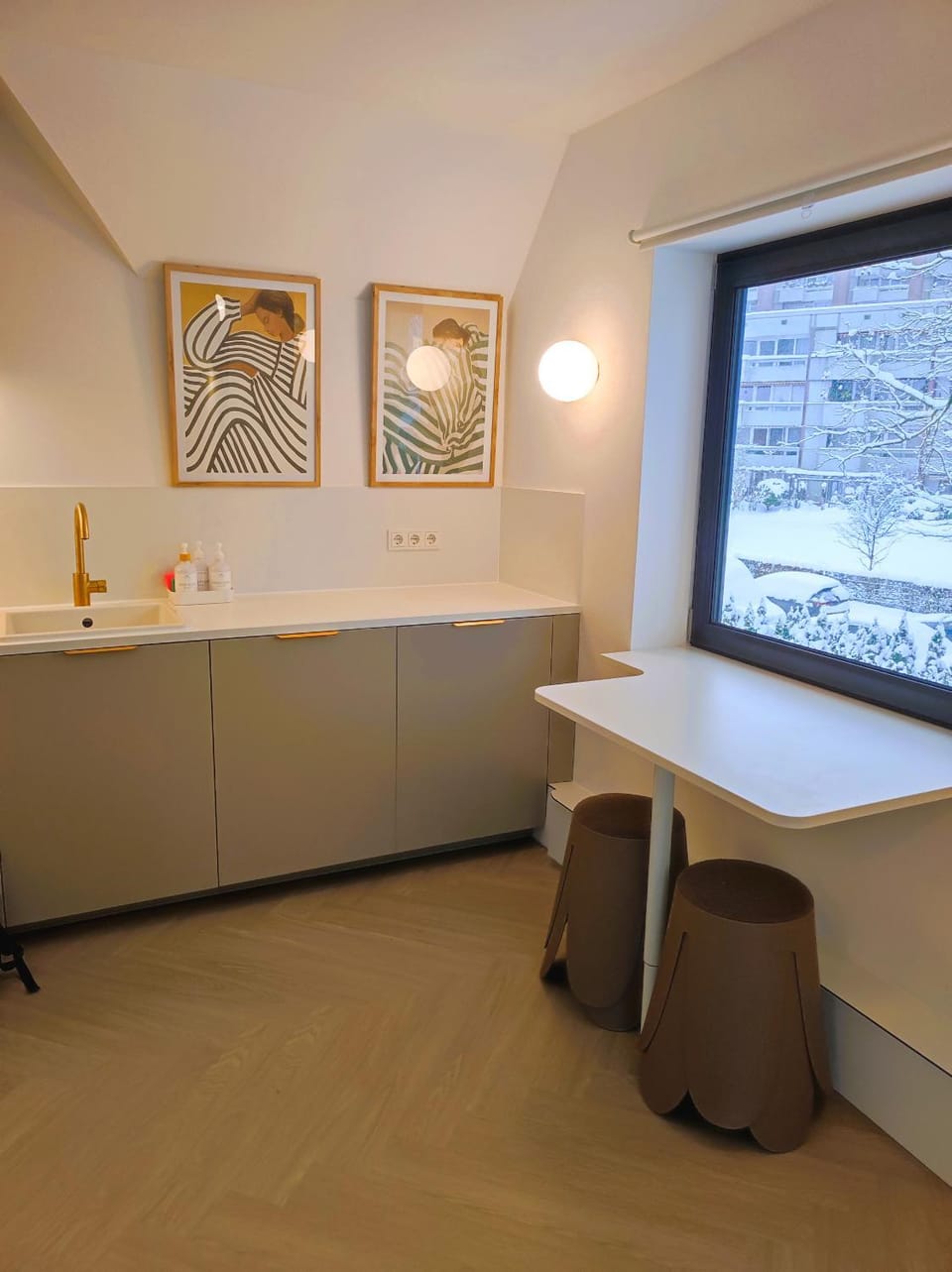 Dining area, kitchen