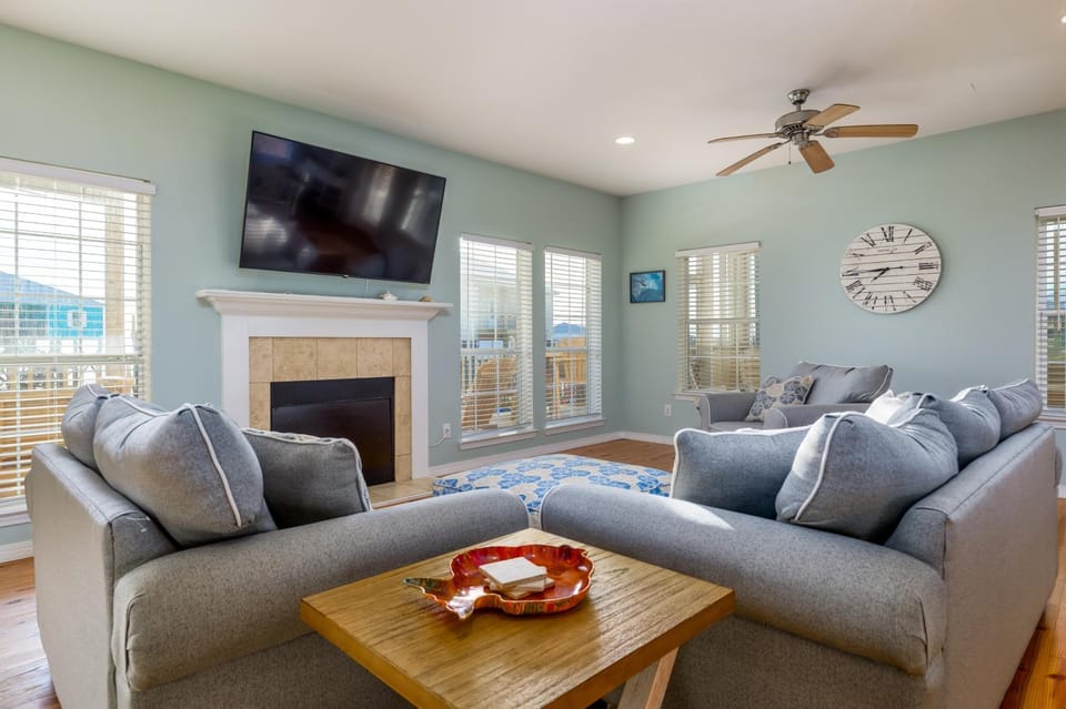 Coconut Breeze - 105 St Dennis House in Dauphin Island
