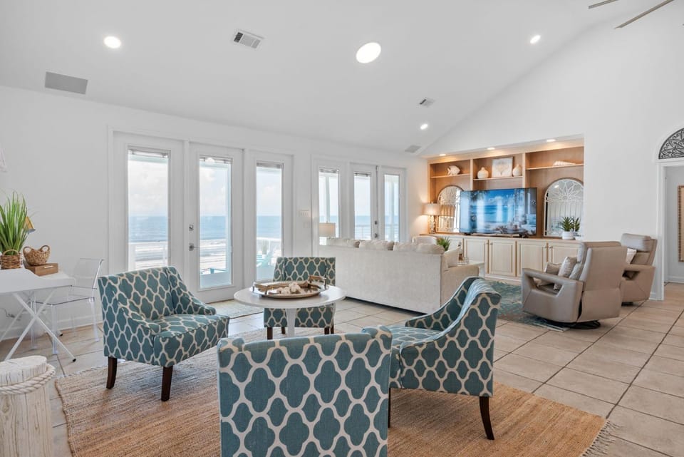 Day, TV and multimedia, View (from property/room), Balcony/Terrace, Living room, Seating area, Sea view, furniture