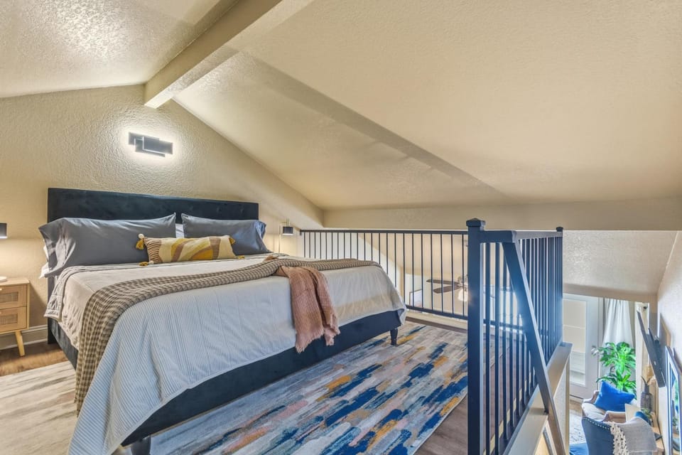 Clearwater Golden Escape on Lake Hamilton condo Apartment in Garland County