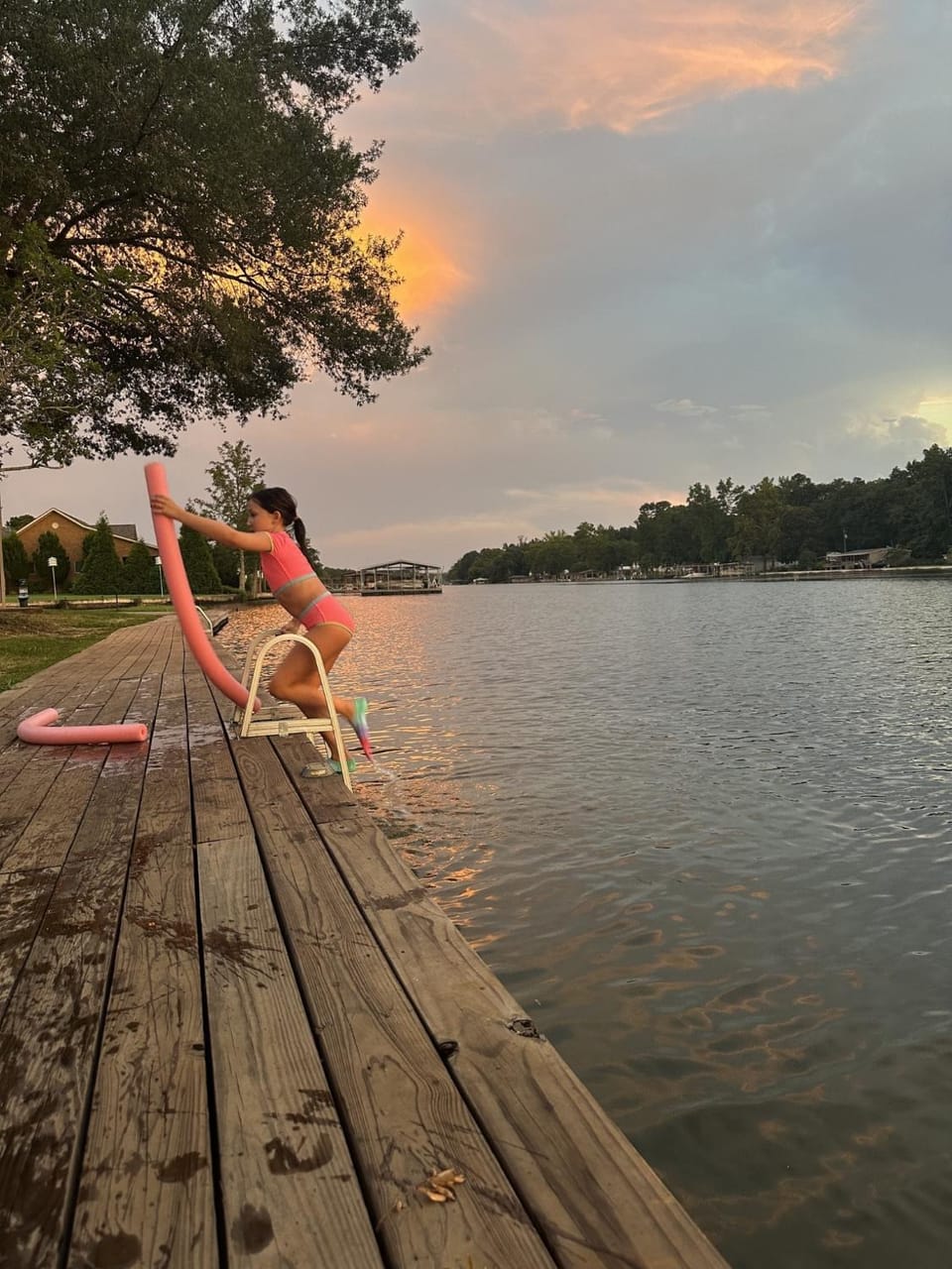 Clearwater Golden Escape on Lake Hamilton condo Apartment in Garland County