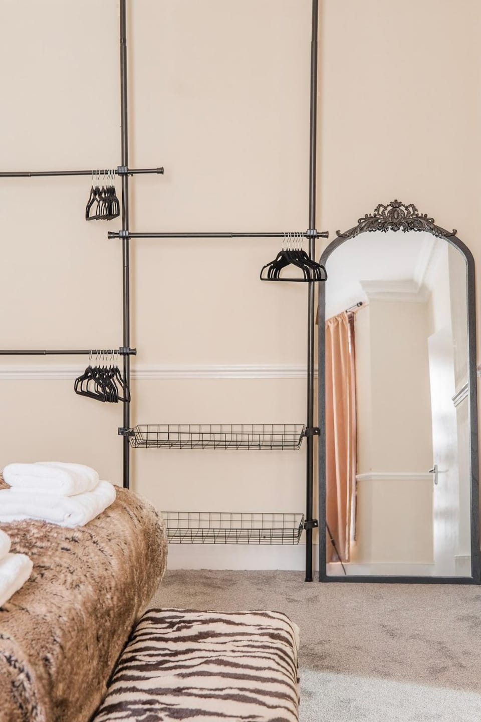 Bed, Bedroom, towels, wardrobe