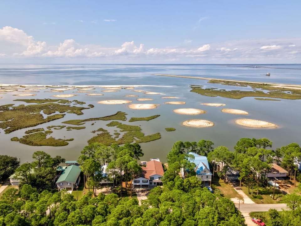 Happy Lee Ever After - 1424 Cadillac Avenue House in Dauphin Island