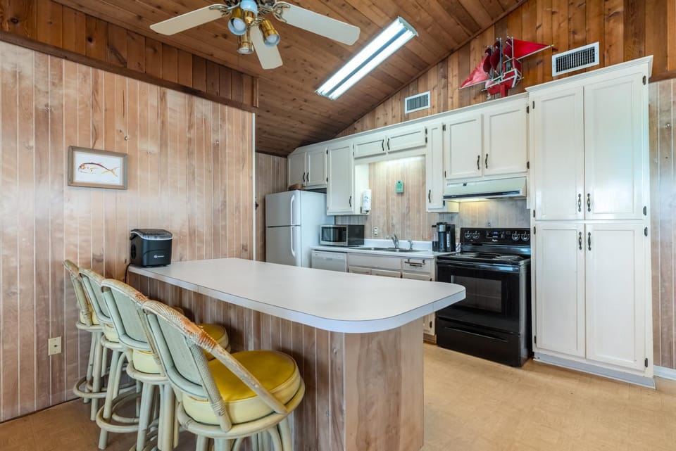 Happy Lee Ever After - 1424 Cadillac Avenue House in Dauphin Island