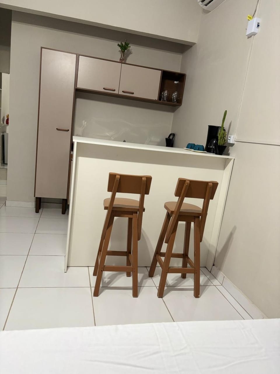 Kitchen or kitchenette, Dining area, minibar
