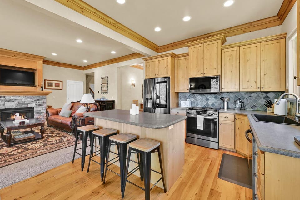 Your Luxury Mountain Adventure Home House in Eden
