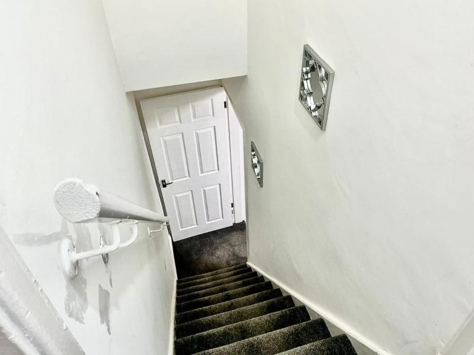 Homely Whittier Terrace 3 Bedroom House Apartment in Nottingham