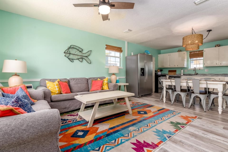 Nautical Nonsense - 2121 Cadillac House in Dauphin Island