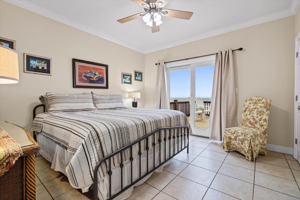 Off The Hook - 2433 Bienville House in Dauphin Island