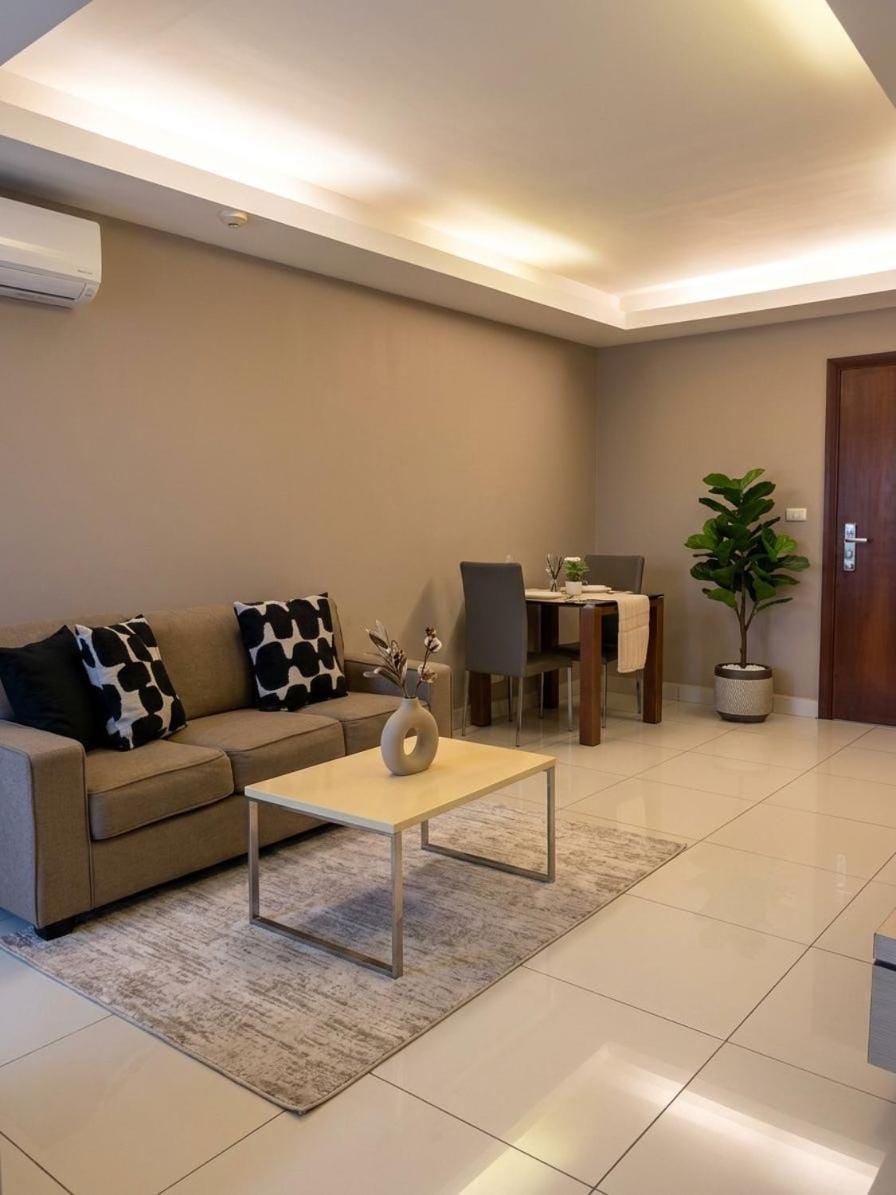 Laguna Beach Resort 1 Condominium Apartment in Pattaya City