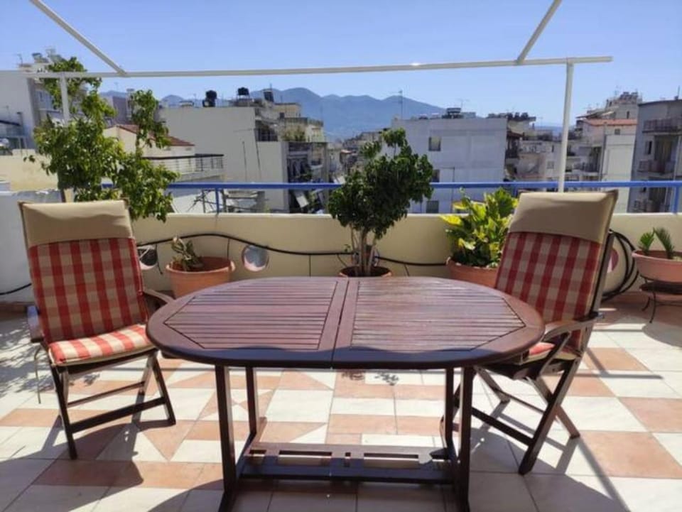 Πολυτέλεια στο κέντρο της Πάτρας Apartment in Peloponnese, Western Greece and the Ionian