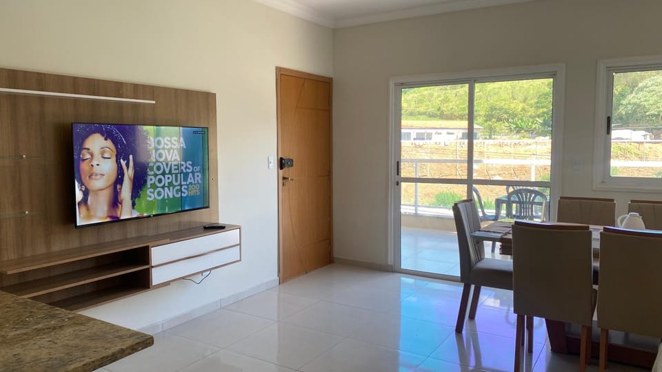 Apto 101 aconchegante varanda com Churrasqueira Apartment in State of São Paulo
