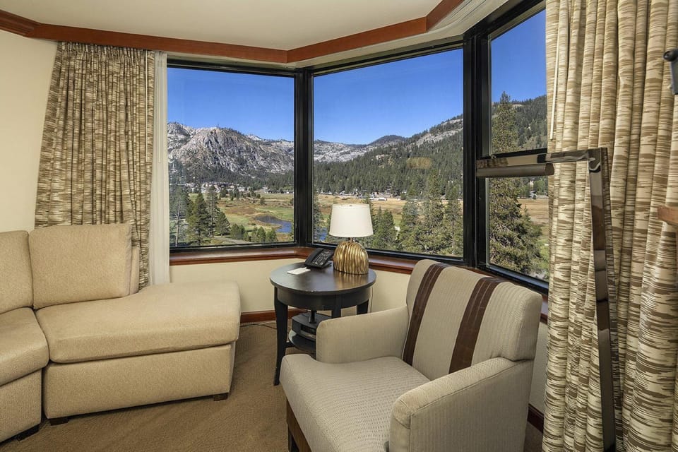 Near Aerial Tram and Village Everline Resort Condo! Apartment in Palisades Tahoe (Olympic Valley)