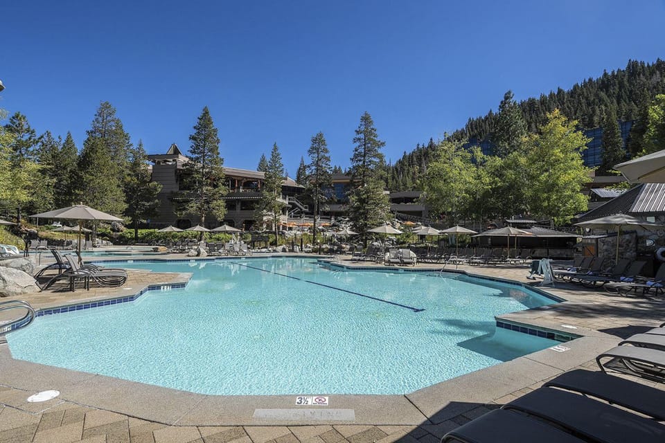 Near Aerial Tram and Village Everline Resort Condo! Apartment in Palisades Tahoe (Olympic Valley)